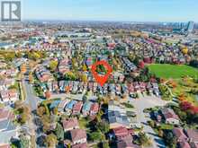 25 CROXLEY GREEN | Markham Ontario | Slide Image Ten