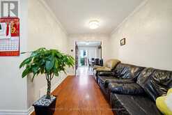 25 CROXLEY GREEN | Markham Ontario | Slide Image Seventeen