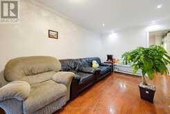 25 CROXLEY GREEN | Markham Ontario | Slide Image Eighteen