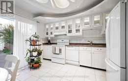 3160 DUNDAS STREET | Toronto Ontario | Slide Image Nine