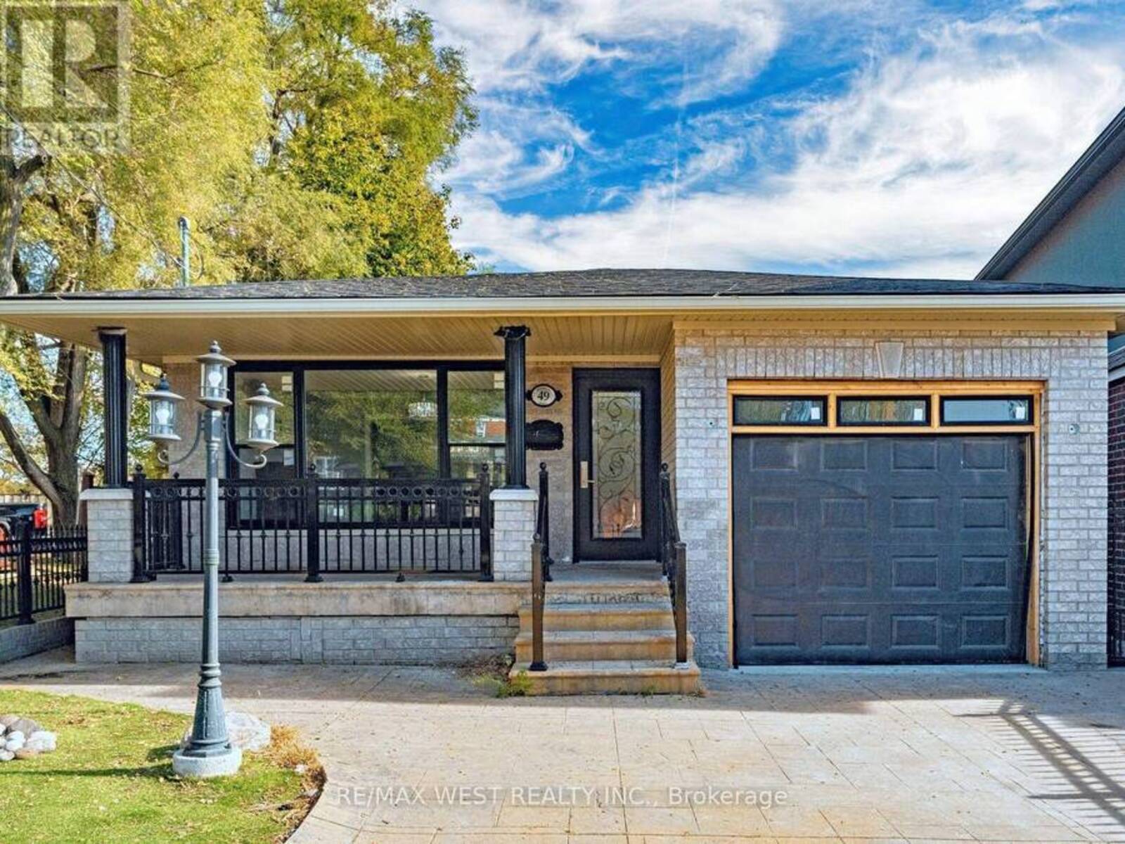 49 DYNEVOR ROAD, Toronto, Ontario M6E 3W7
