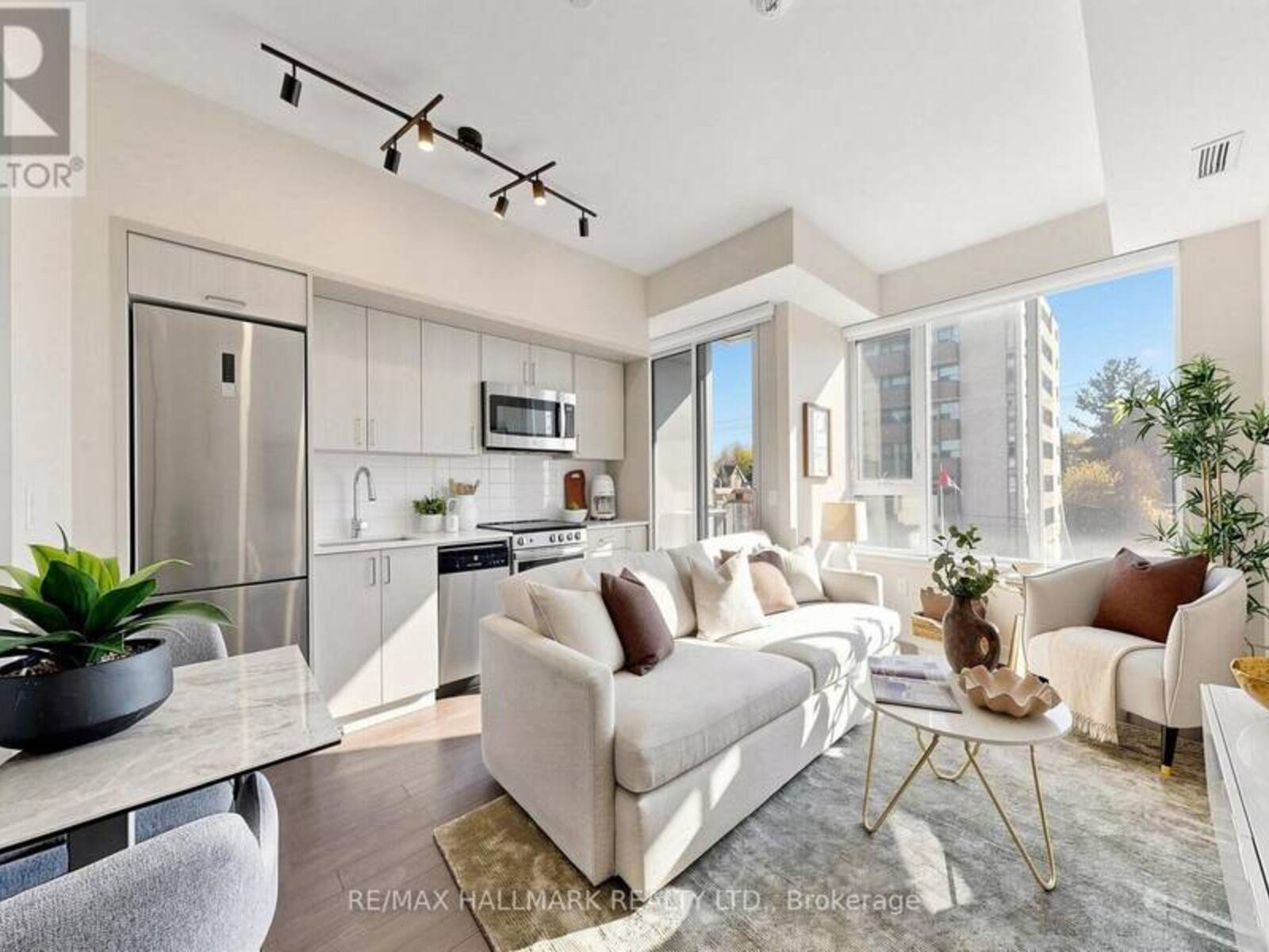 305 - 1 CARDIFF ROAD, Toronto, Ontario M4P 0G2