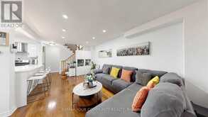 76 DEANSCROFT SQUARE | Toronto Ontario | Slide Image Eight