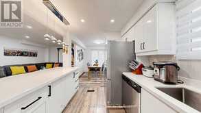 76 DEANSCROFT SQUARE | Toronto Ontario | Slide Image Thirteen