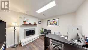 76 DEANSCROFT SQUARE | Toronto Ontario | Slide Image Thirty-seven