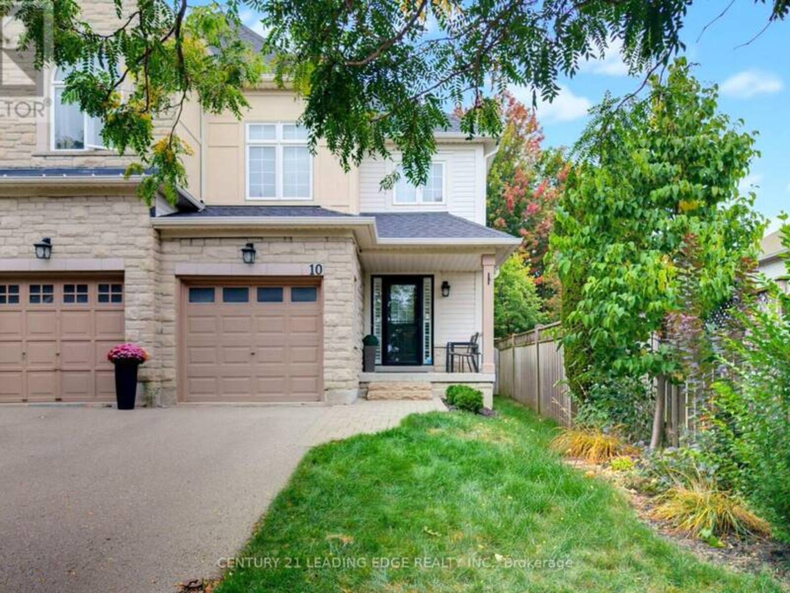 10 DODDS SQUARE, Clarington, Ontario L1C 5N1