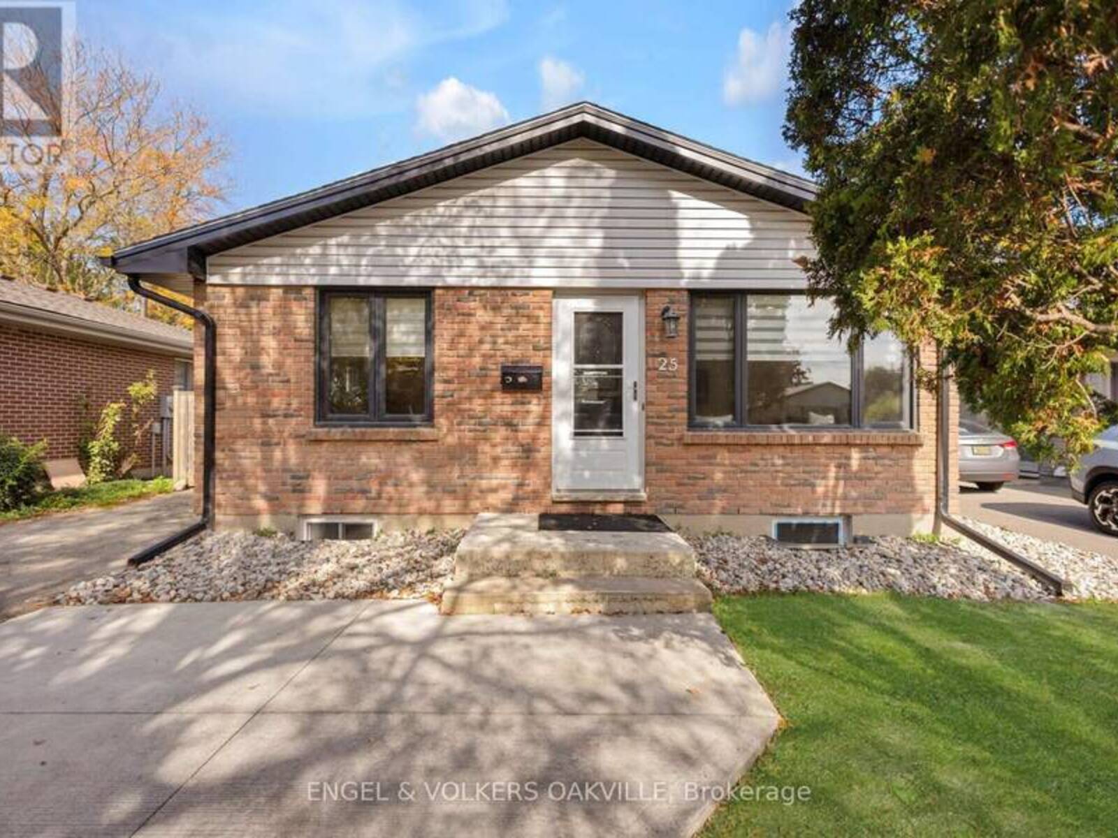 25 HINES CRESCENT, London, Ontario N6C 3A2