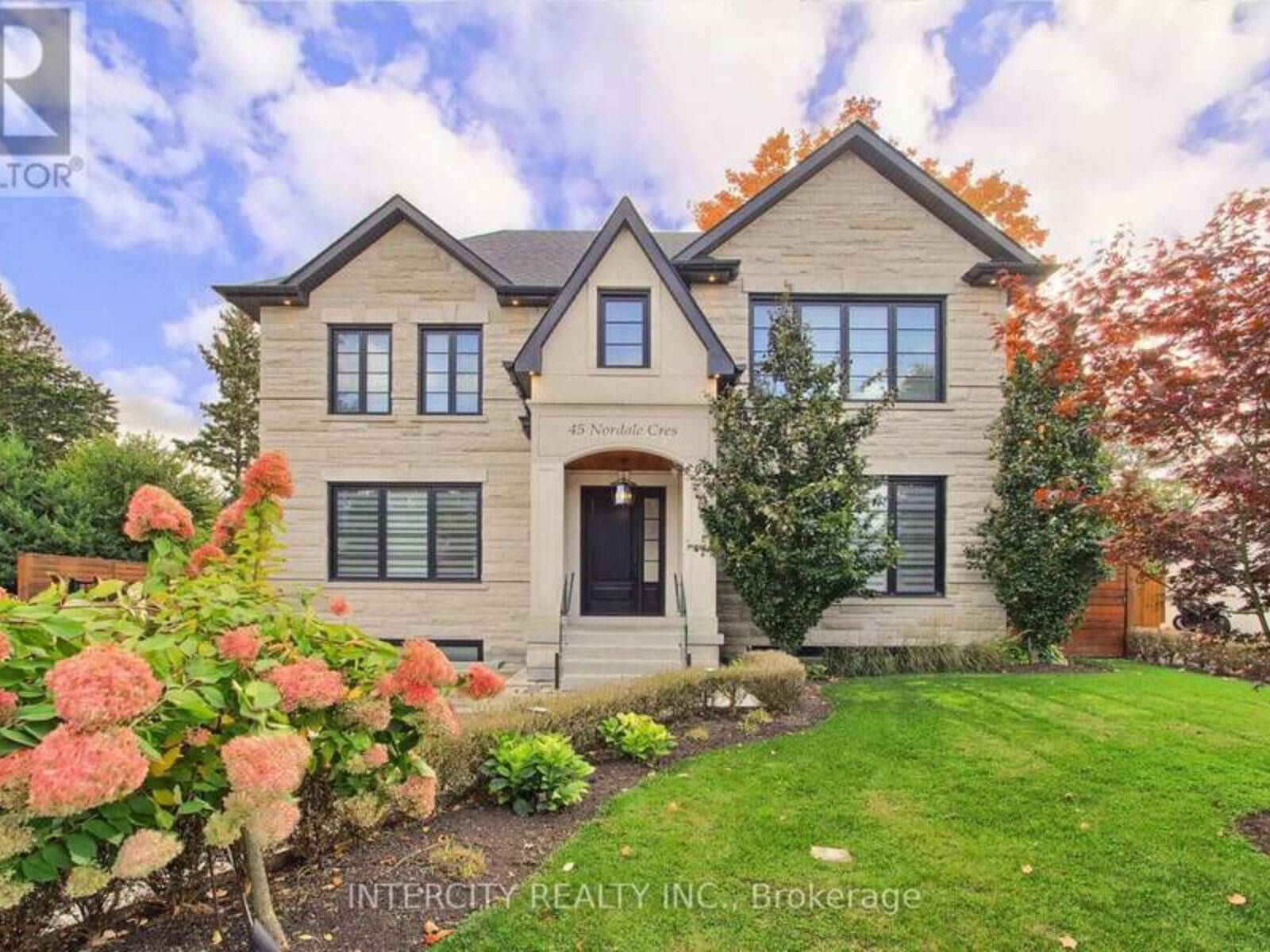 45 NORDALE CRESCENT, Toronto, Ontario M6M 2Z9