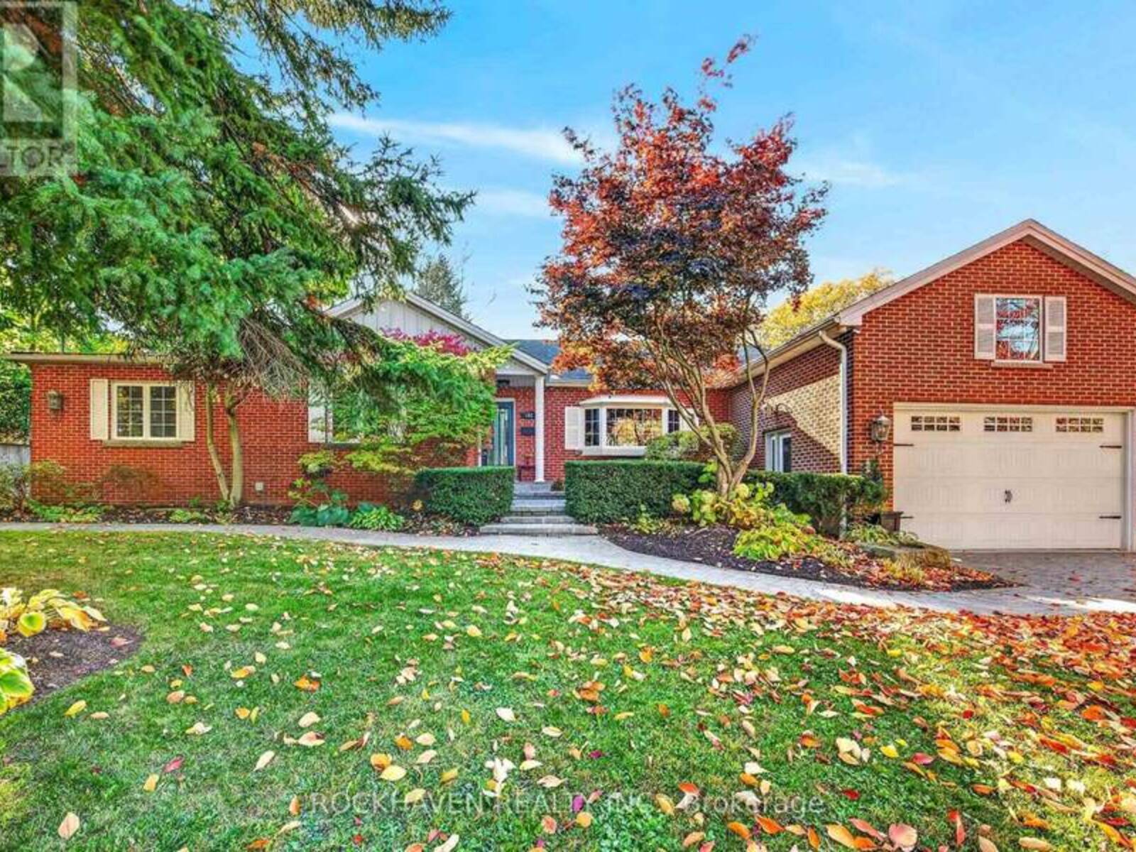 102 LOVERS LANE, Ancaster, Ontario L9G 1G7