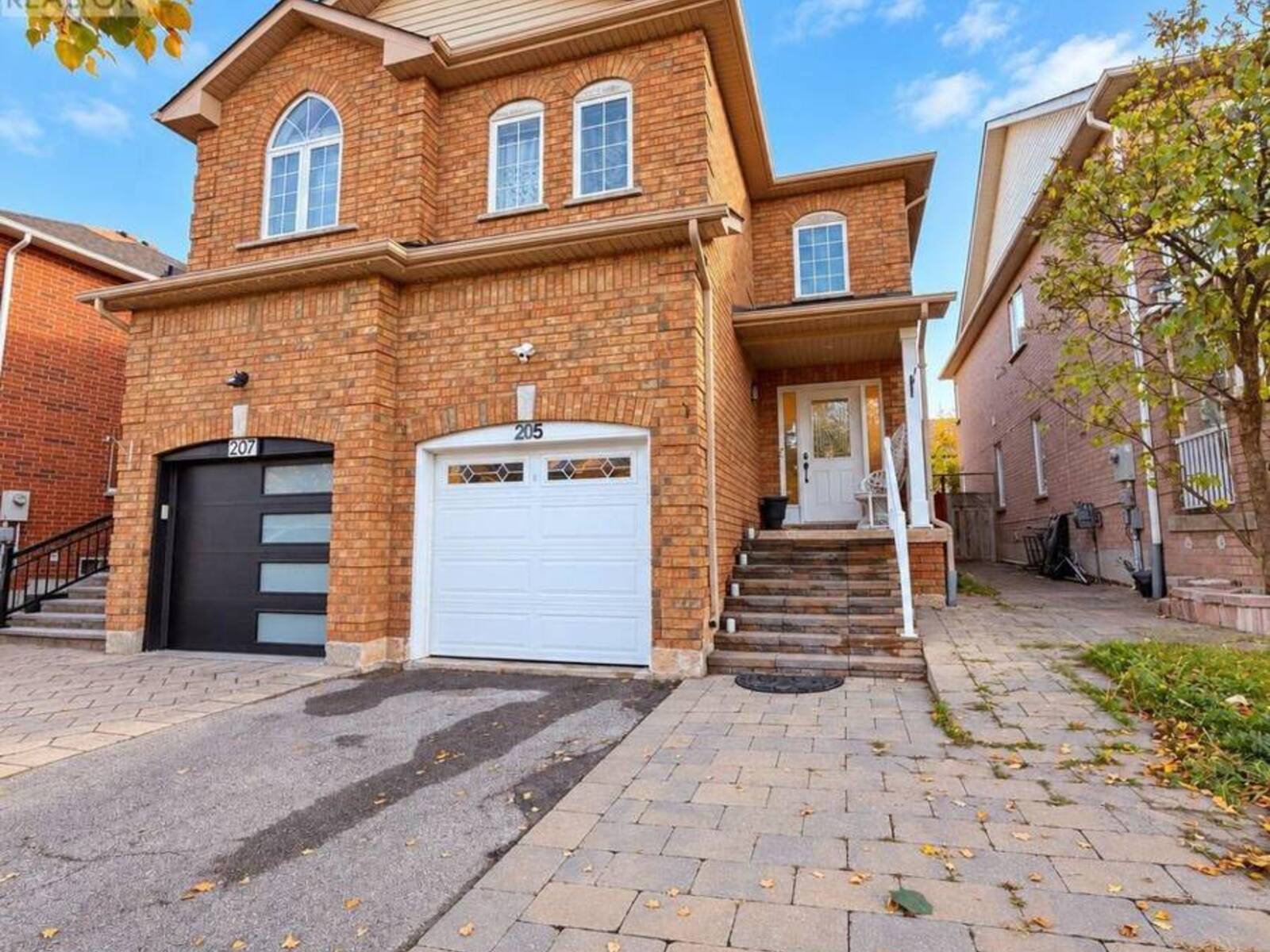 205 DEEPSPRINGS CRESCENT, Vaughan, Ontario L6A 3L3