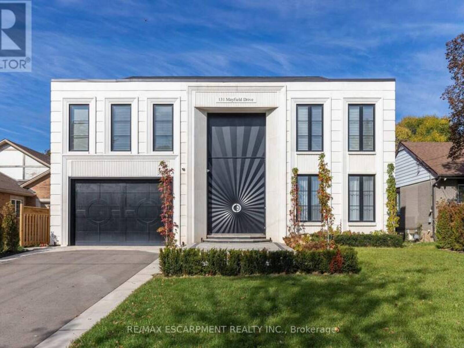 131 MAYFIELD DRIVE, Oakville, Ontario L6H 1K6