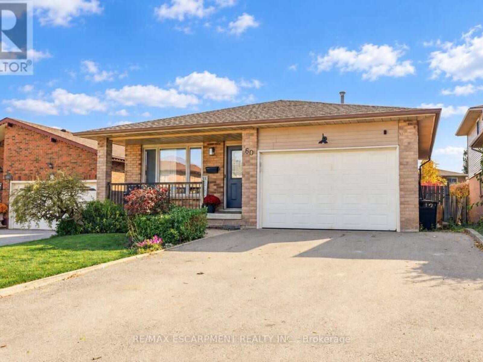 60 GLENAYR STREET, Hamilton, Ontario L9C 7J3