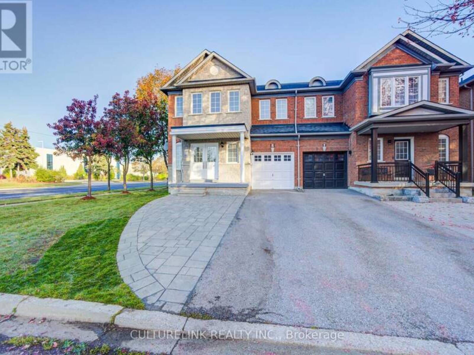 2 HARTWELL PLACE, Markham, Ontario L6C 2K4