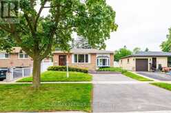 1997 TRUSCOTT DRIVE | Mississauga Ontario | Slide Image Three