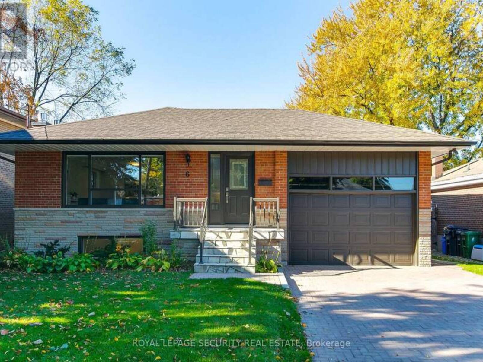 6 TEWSELY PLACE, Toronto, Ontario M9P 1N7
