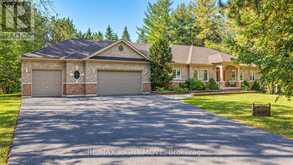 4200 PINE VALLEY LANE | Orillia Ontario | Slide Image One