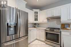 2 STAPLETON PLACE | Barrie Ontario | Slide Image Five