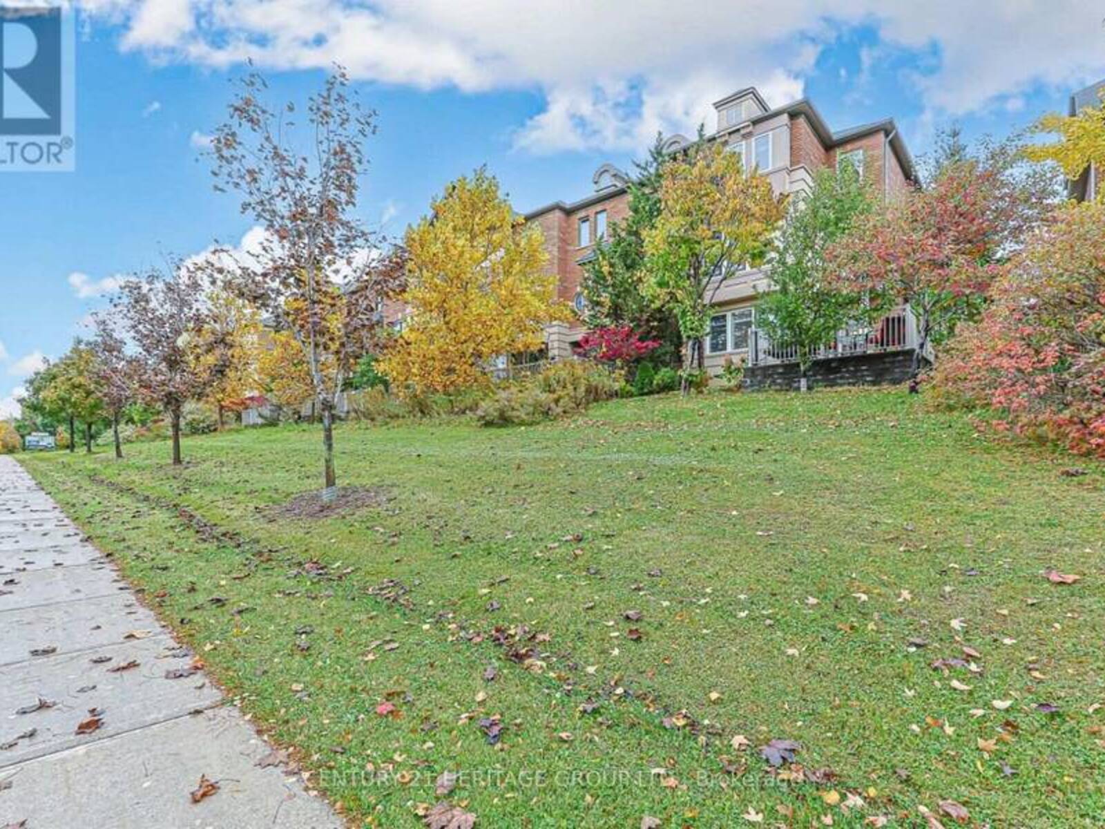 117 ZOKOL DRIVE, Aurora, Ontario L4G 7T9