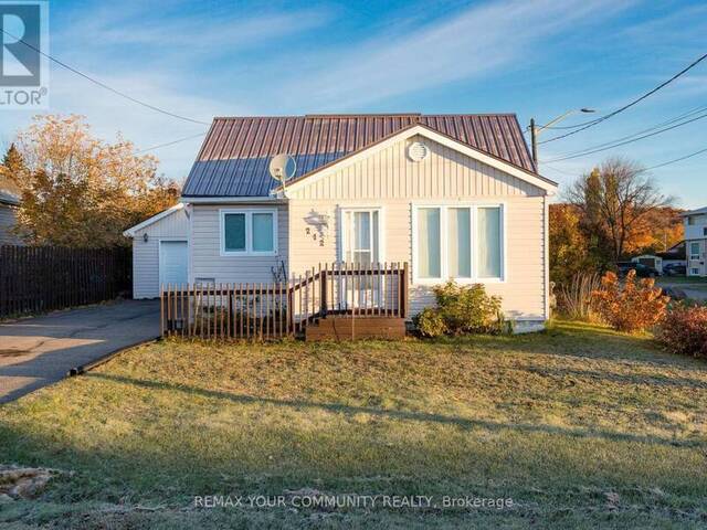 212 DUNCAN AVENUE North Bay Ontario, P1B 7J3 - 2 Bedrooms Home For Sale