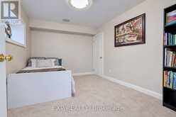 499 SILKEN LAUMANN DRIVE | Newmarket Ontario | Slide Image Thirty-one