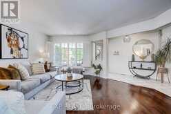 499 SILKEN LAUMANN DRIVE | Newmarket Ontario | Slide Image Five