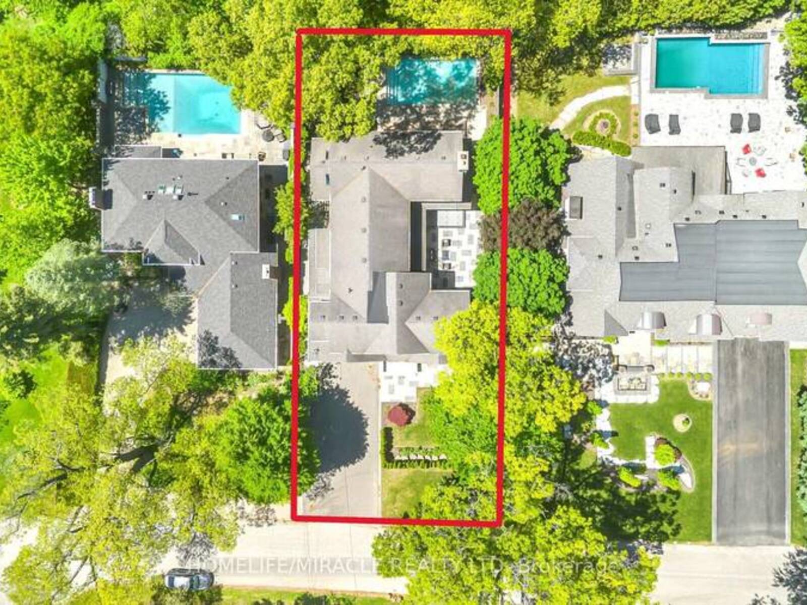 271 OAKHILL ROAD, Mississauga, Ontario L5G 2P8