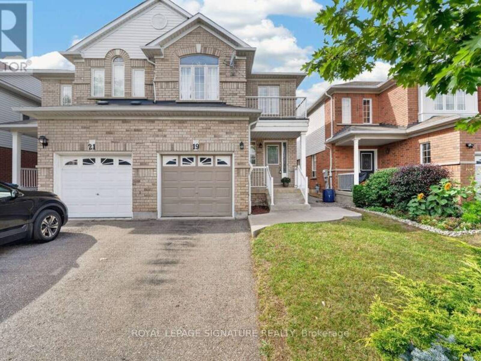 19 MOSSGROVE CRESCENT, Brampton, Ontario L7A 3E6