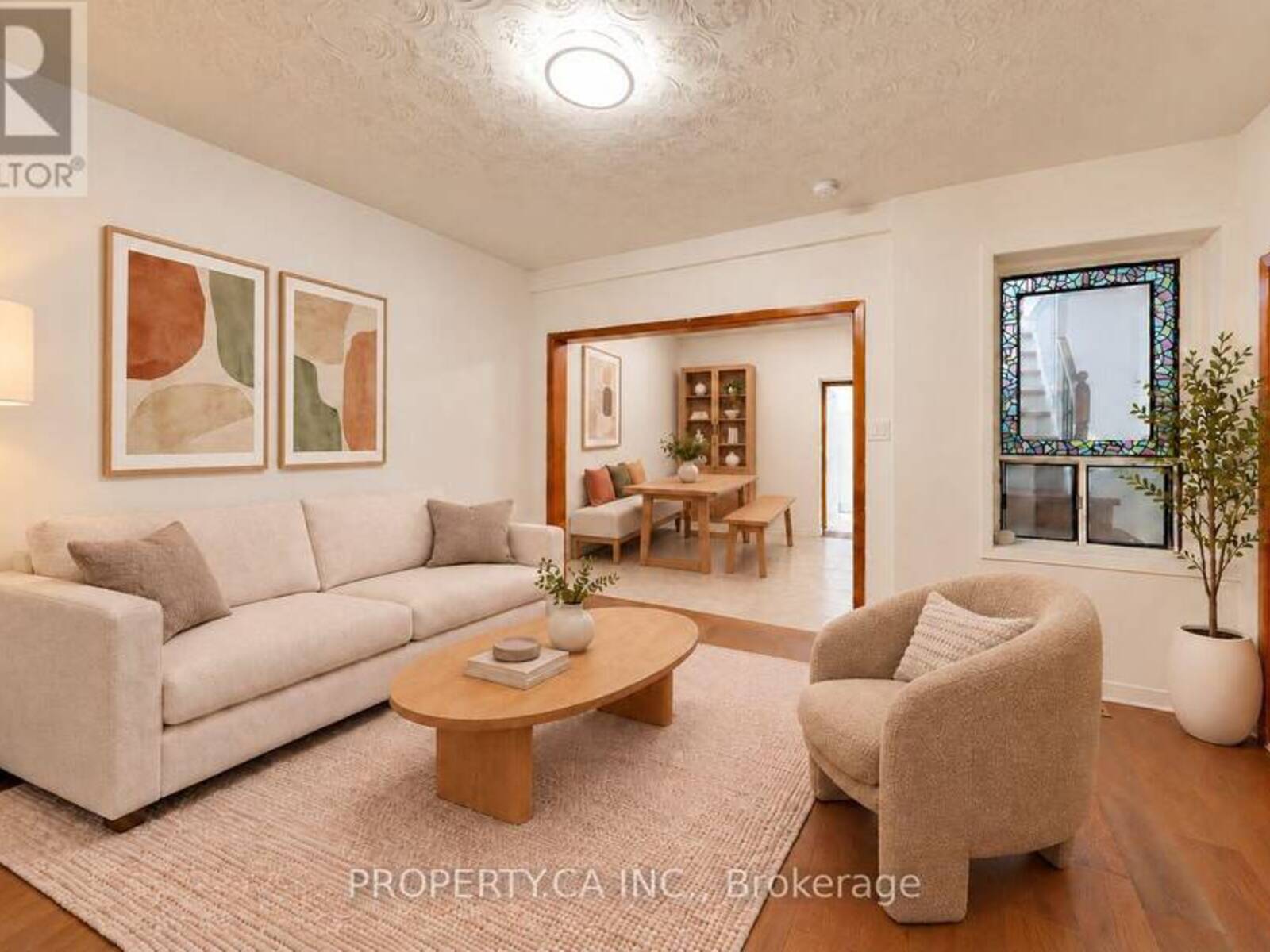 3 CLINTON PLACE, Toronto, Ontario M6G 1J8