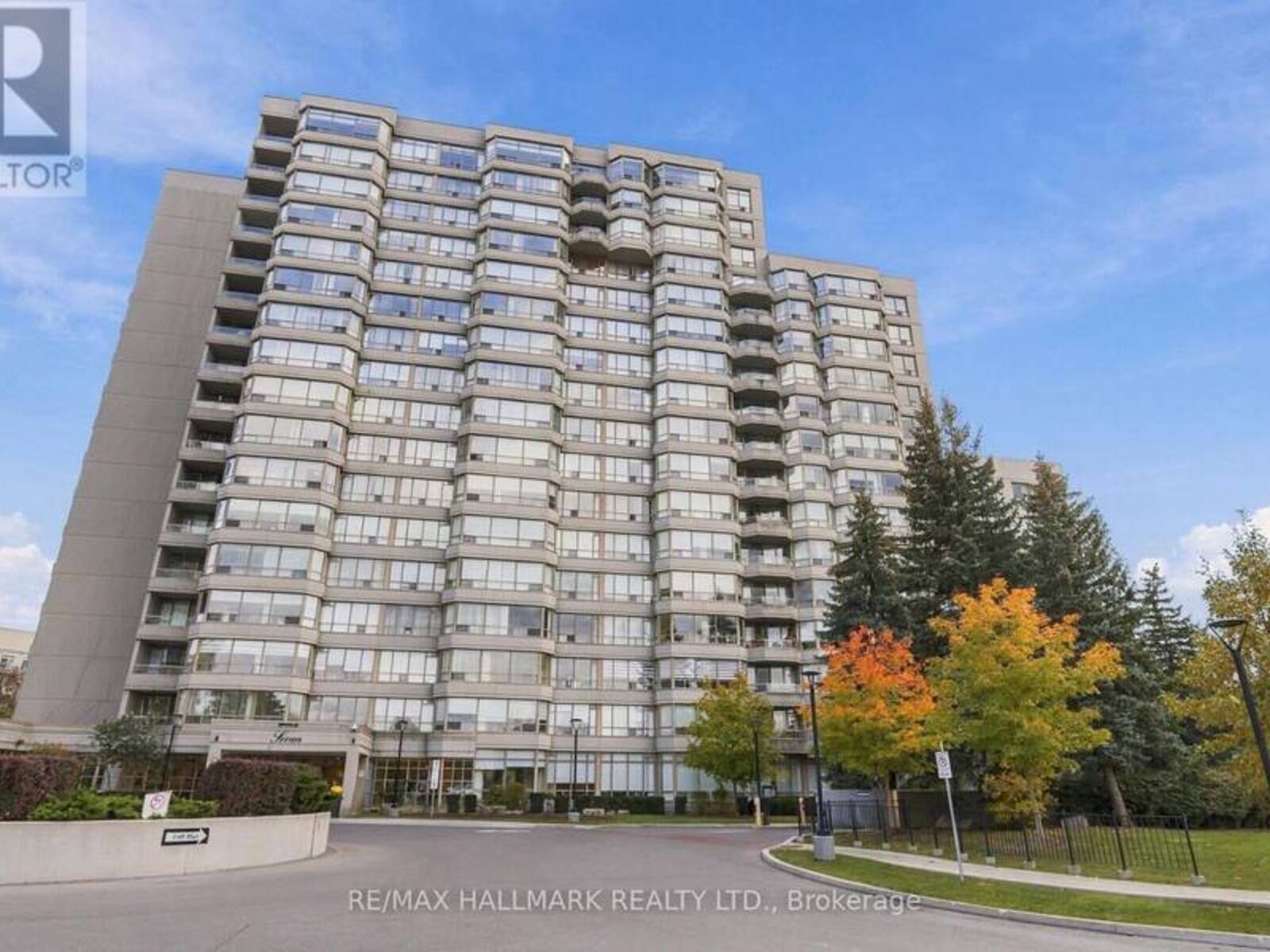 415 - 7 TOWNSGATE DRIVE, Vaughan, Ontario L4J 7Z9