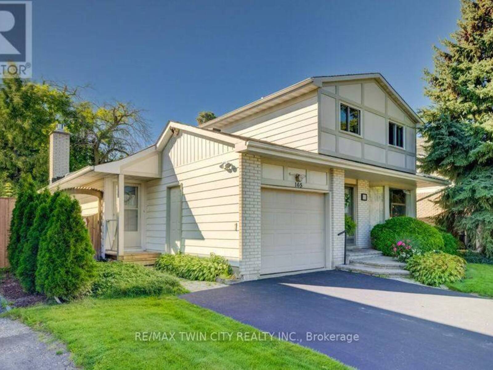 165 MCGARRY DRIVE, Kitchener, Ontario N2N 1A8