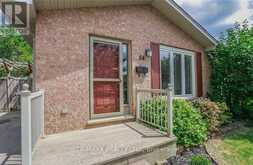 54 TANOAK DRIVE | London Ontario | Slide Image Two