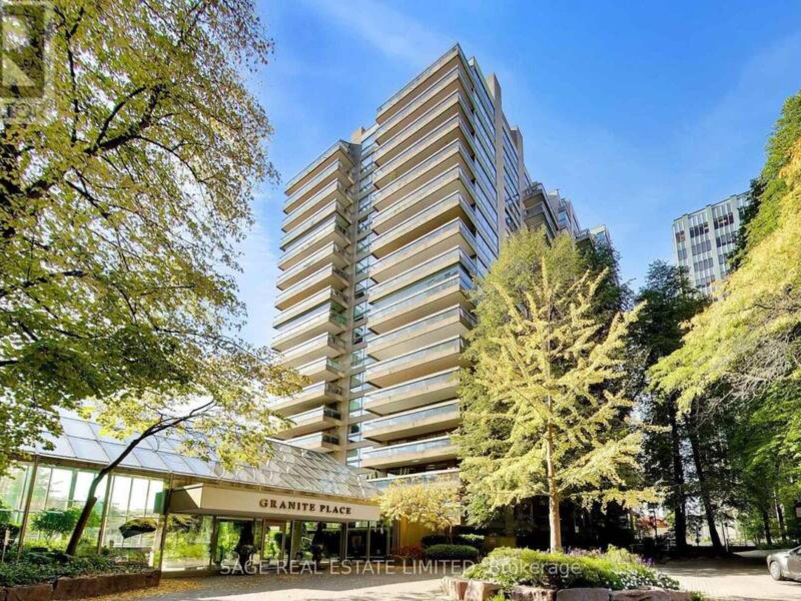 404 - 63 ST CLAIR AVENUE, Toronto, Ontario M4V 2Y9