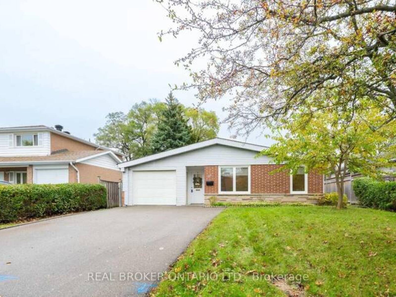 53 KINGSLAKE ROAD, Toronto, Ontario M2J 3E4