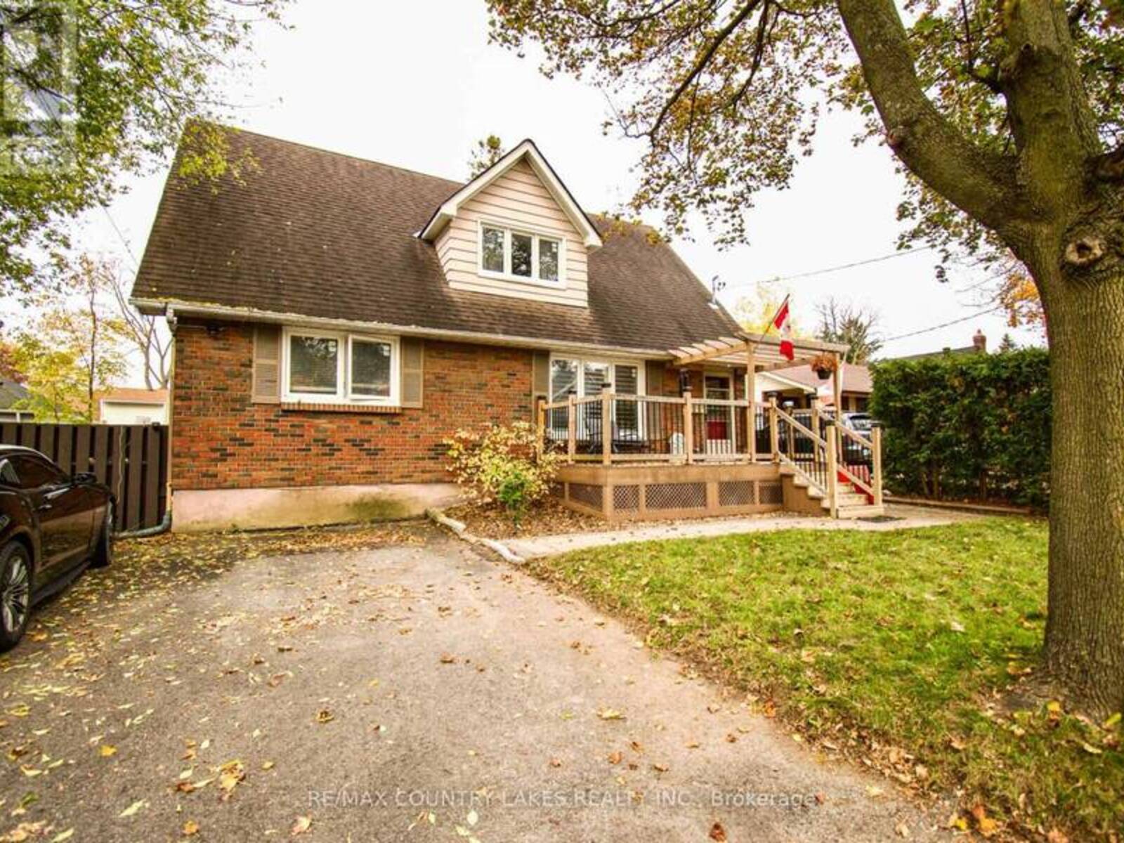 403 WALNUT STREET W, Whitby, Ontario L1N 2W4