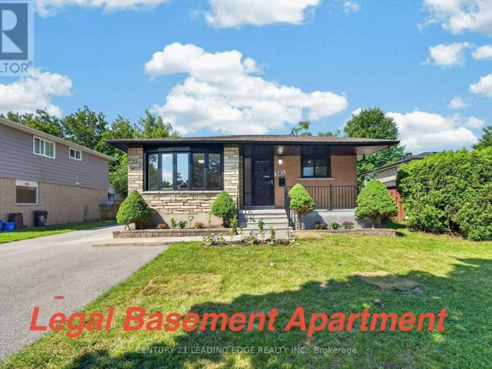 382 FAIRLAWN STREET, Oshawa, Ontario L1J 4R3