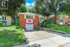 39 WANTANOPA CRESCENT | Toronto Ontario | Slide Image Three