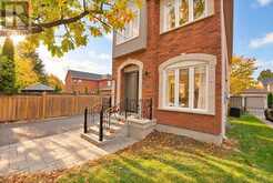 2673 CASTLE HILL CRESCENT | Oakville Ontario | Slide Image Three