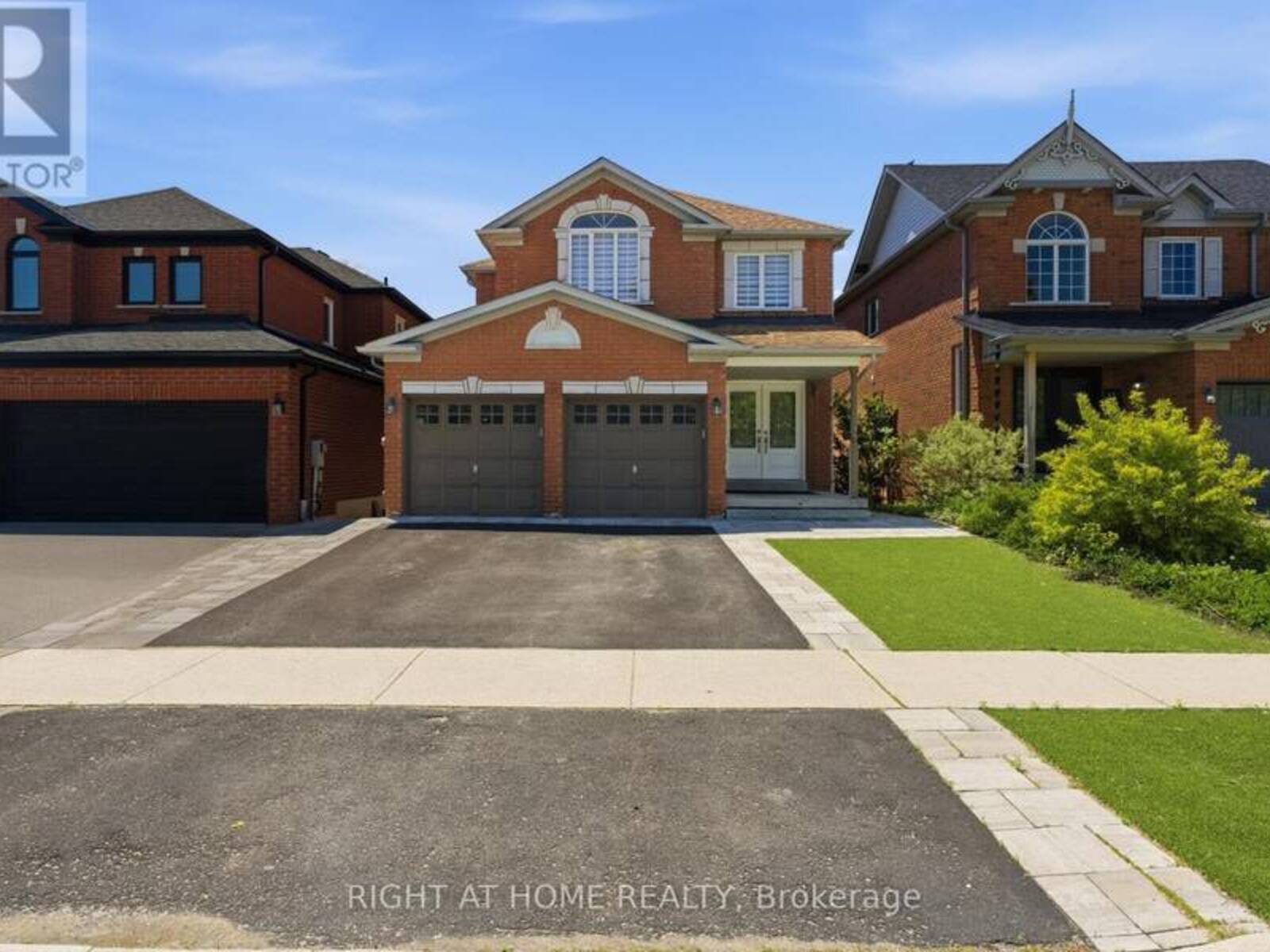 182 MOWAT CRESCENT, Halton Hills, Ontario L7G 6A4