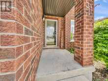 31 INGRAM DRIVE | Guelph Ontario | Slide Image Three
