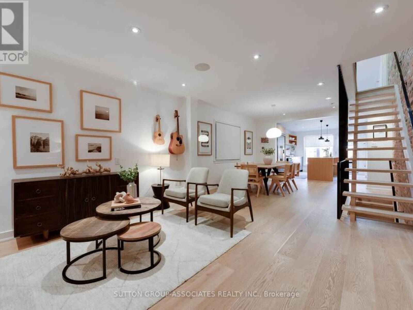 101 WINNETT AVENUE, Toronto, Ontario M6C 3L4