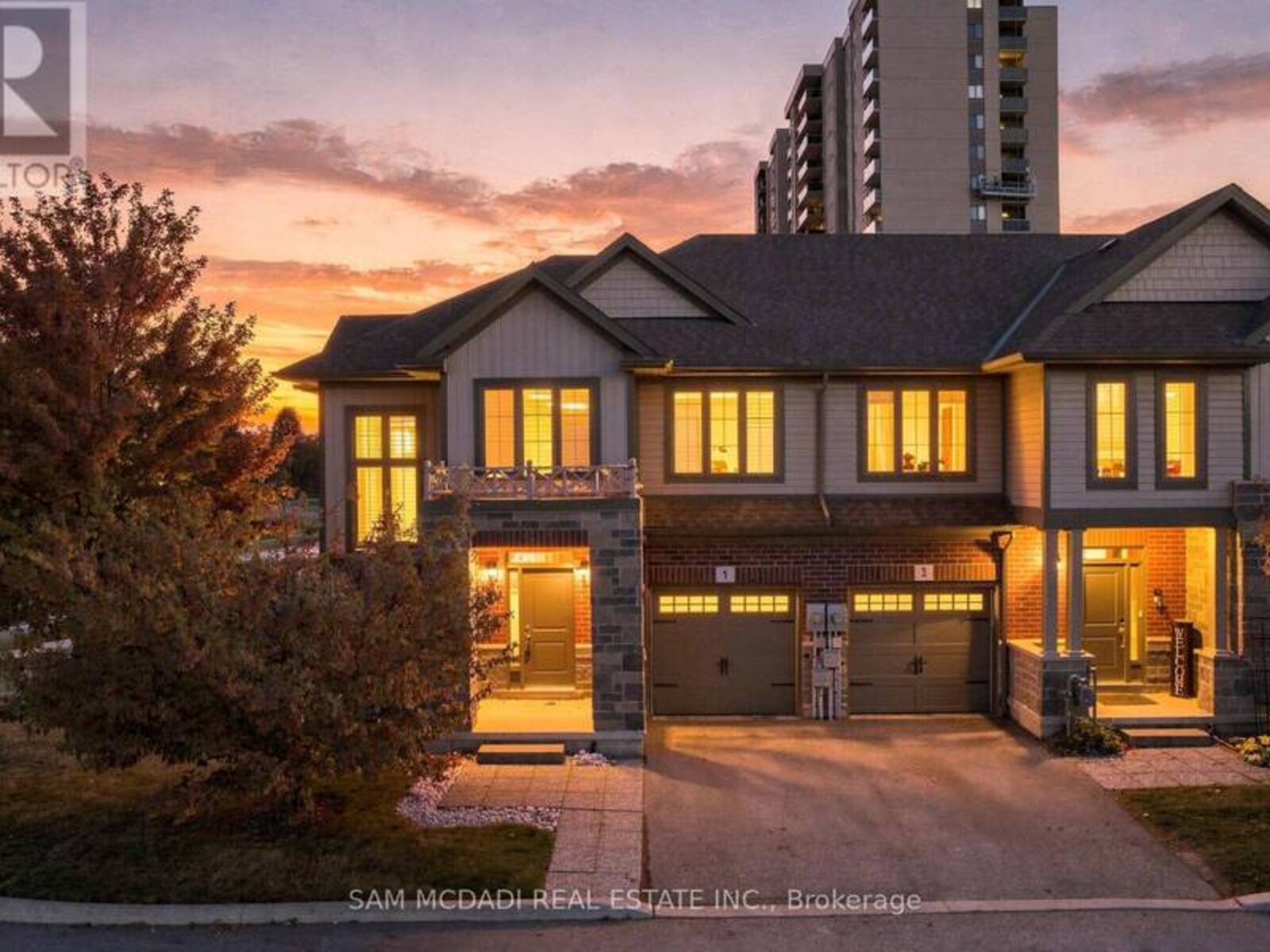 1 SOUTHSHORE CRESCENT, Hamilton, Ontario L8E 0J3