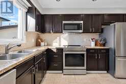 4 VANCE CRESCENT | Hamilton Ontario | Slide Image Twelve