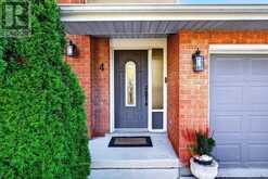 4 VANCE CRESCENT | Hamilton Ontario | Slide Image Two