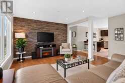 4 VANCE CRESCENT | Hamilton Ontario | Slide Image Eight