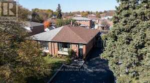 22 PAINSWICK CRESCENT | Toronto Ontario | Slide Image Three