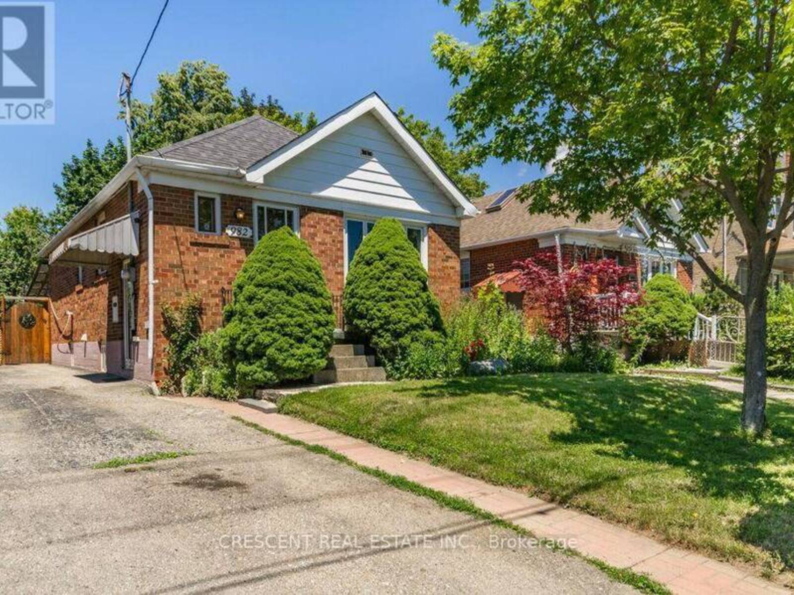982 BRIAR HILL AVENUE, Toronto, Ontario M6B 1M3