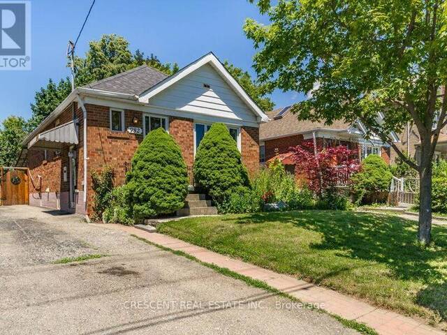 982 BRIAR HILL AVENUE Toronto Ontario, M6B 1M3 - 3 Bedrooms Home For Sale