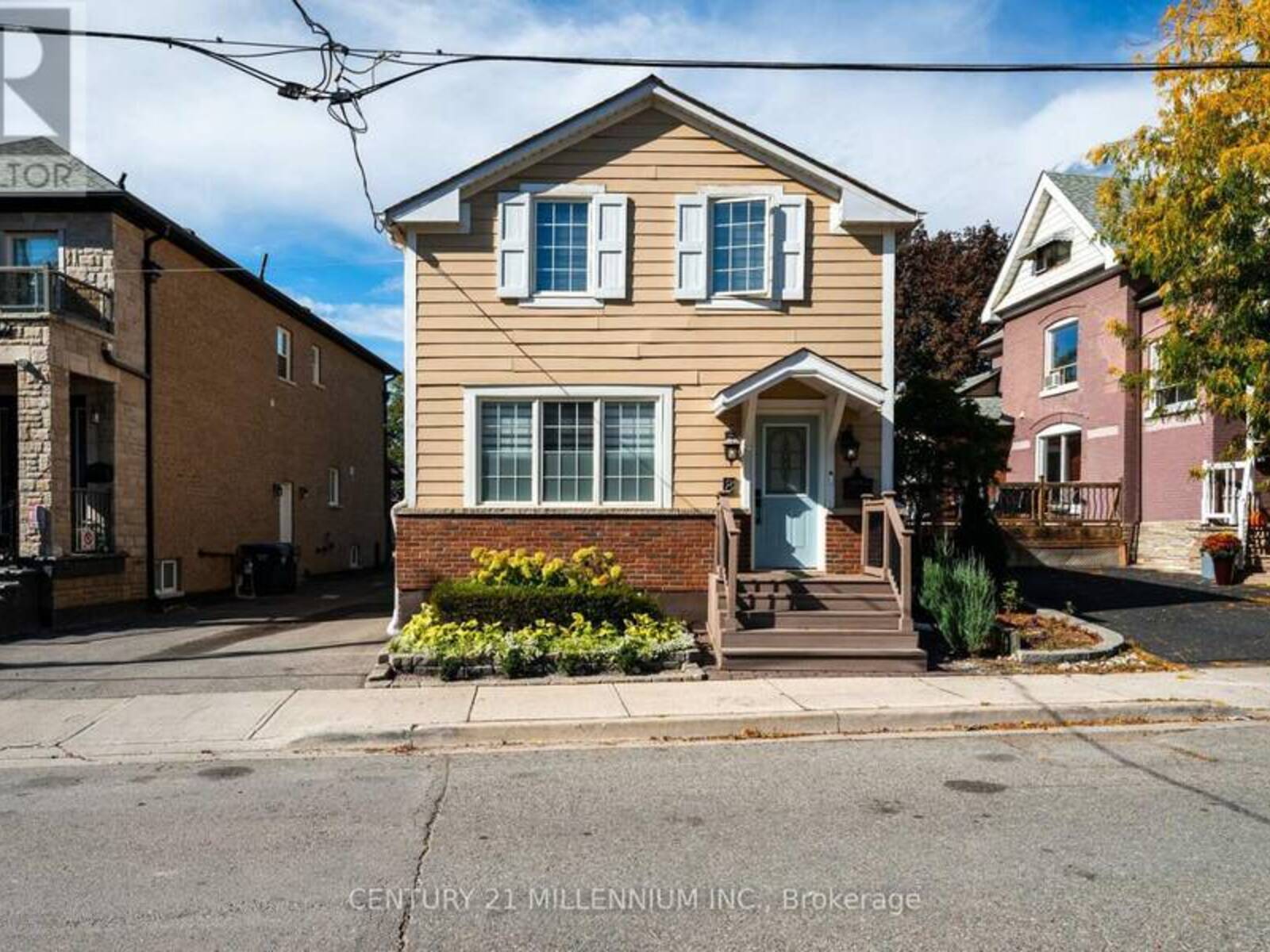 8 WILLIAM STREET, Brampton, Ontario L6V 1L2