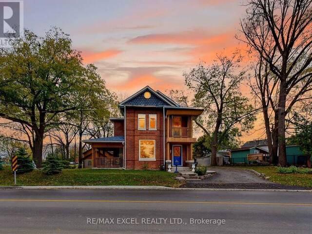 9 THE QUEENSWAY N Georgina Ontario, L4P 1E2 - 7 Bedrooms Home For Sale