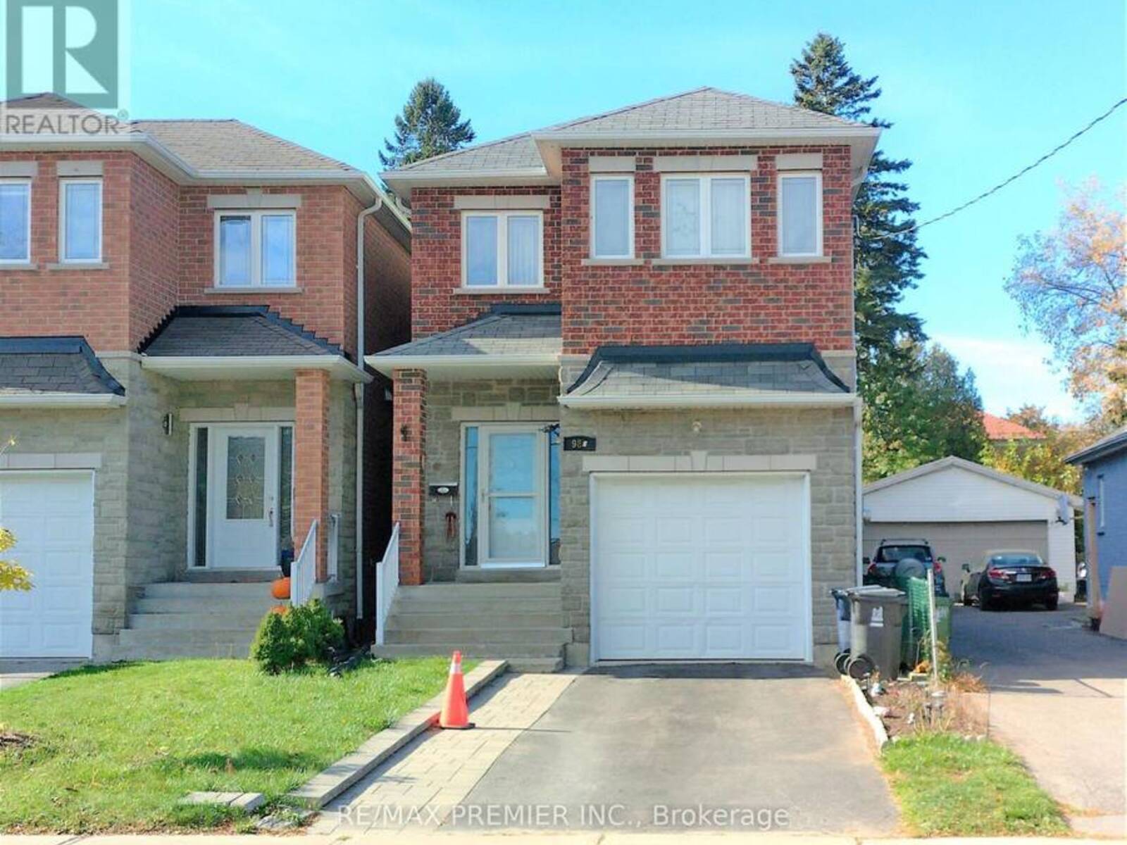 98B HEALE AVENUE, Toronto, Ontario M1N 3X8